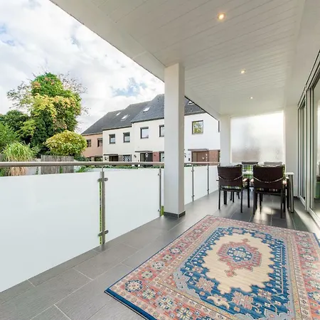 Top Bungalow *